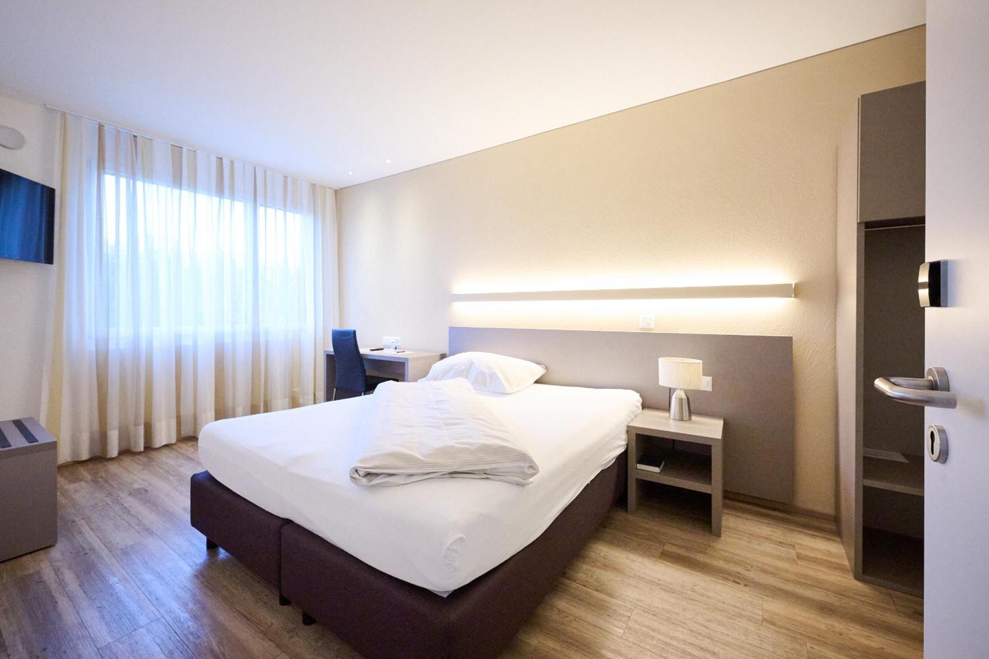 Hotel Am Kreisel Self-Check-In By Smart Hotels ラーヘン エクステリア 写真