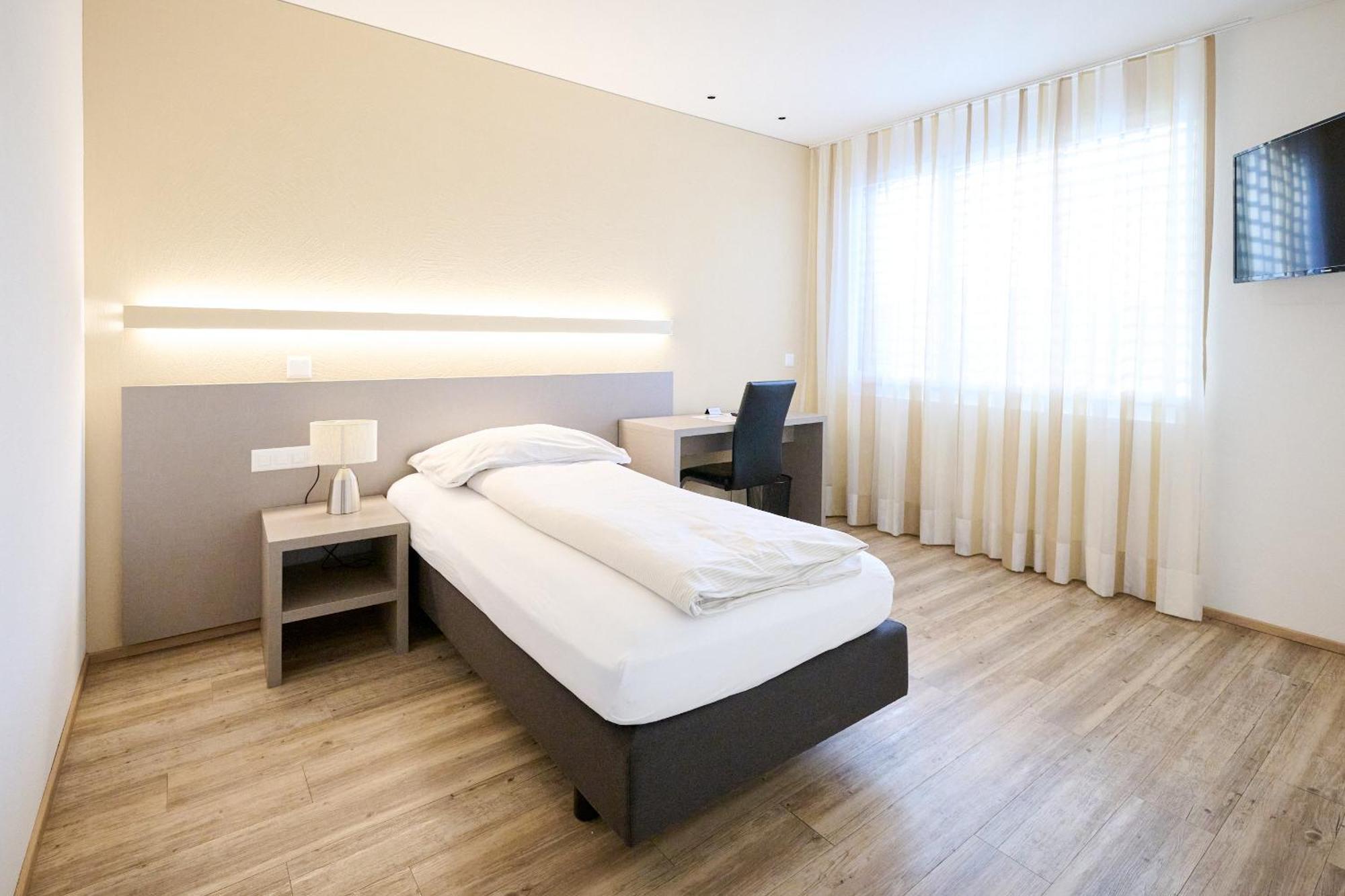 Hotel Am Kreisel Self-Check-In By Smart Hotels ラーヘン エクステリア 写真