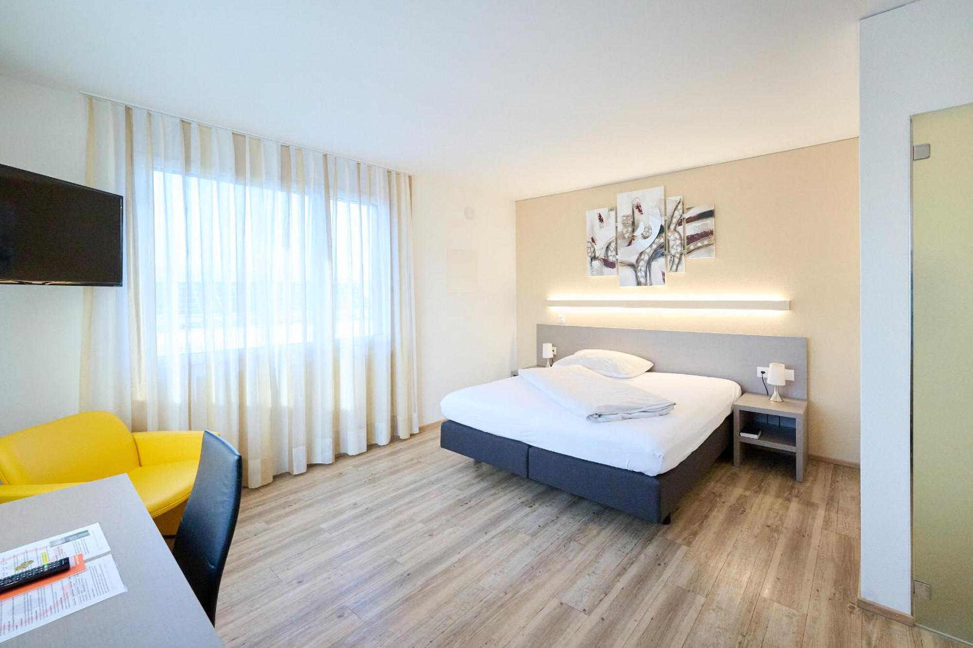 Hotel Am Kreisel Self-Check-In By Smart Hotels ラーヘン エクステリア 写真