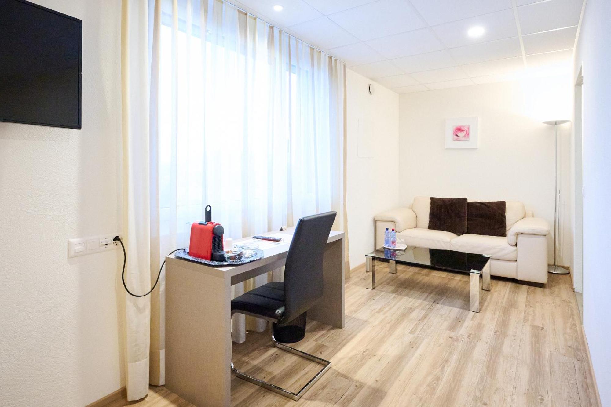Hotel Am Kreisel Self-Check-In By Smart Hotels ラーヘン エクステリア 写真