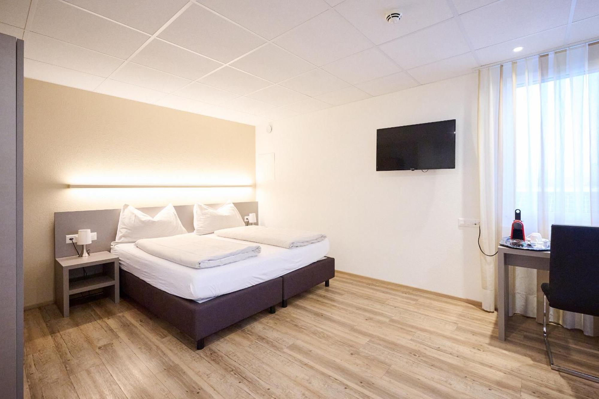 Hotel Am Kreisel Self-Check-In By Smart Hotels ラーヘン エクステリア 写真