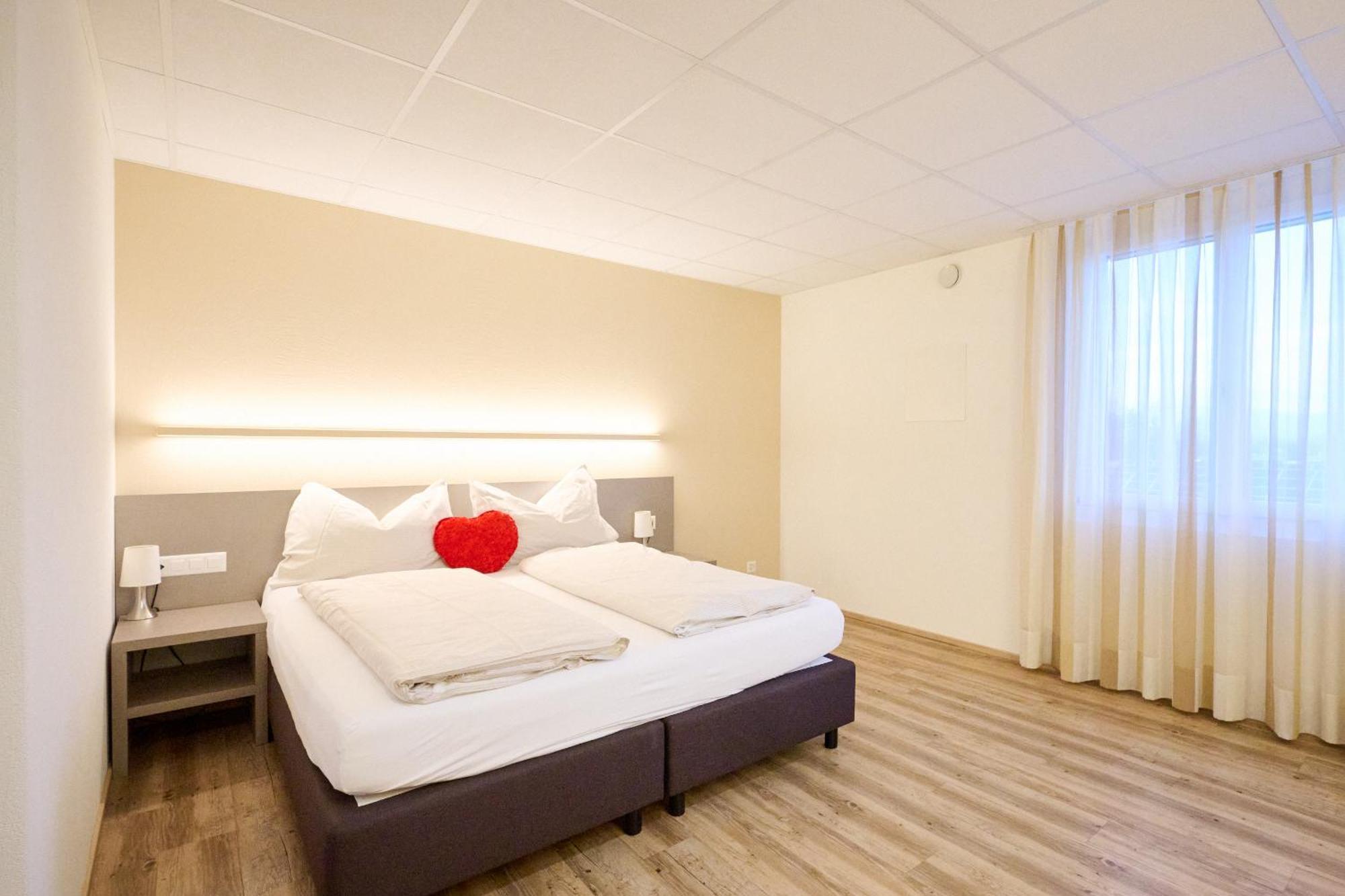 Hotel Am Kreisel Self-Check-In By Smart Hotels ラーヘン エクステリア 写真